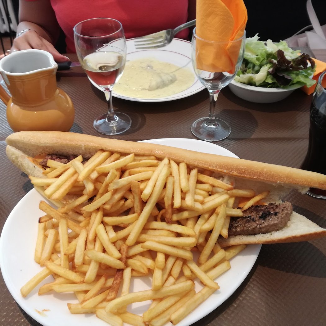 Tabac Brasserie Le Grill du Petit Pont 1